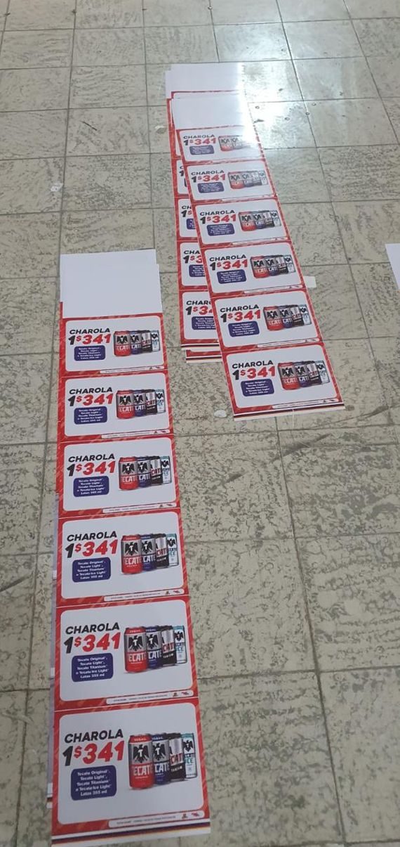 Proceso de laminado y corte en taller VYN Servicios