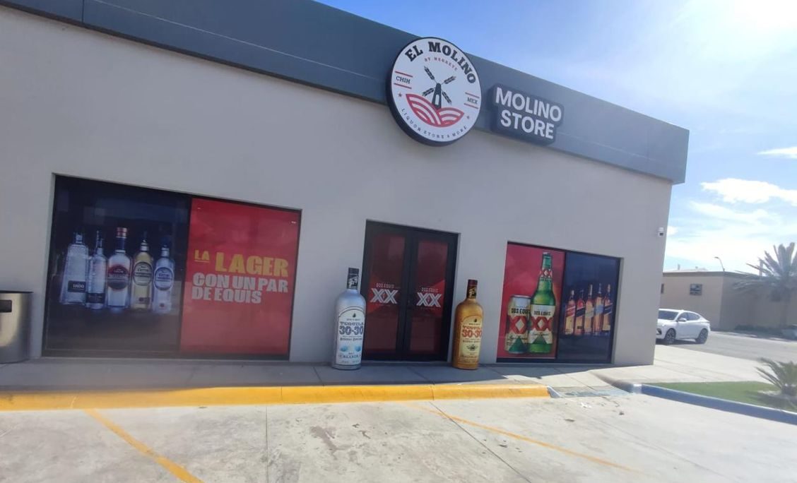 Espacio comercial rotulado integralmente por VYN Servicios